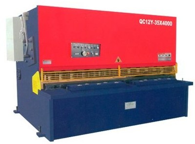 專業(yè)高效，泰安精宇機械 液壓擺式剪板機制造的領(lǐng)航者